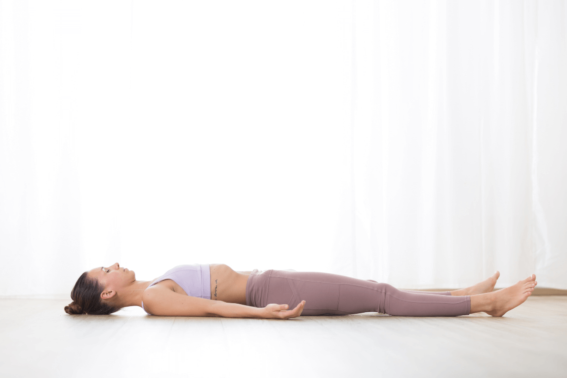 Có nên tập yoga vào buổi tối muộn không