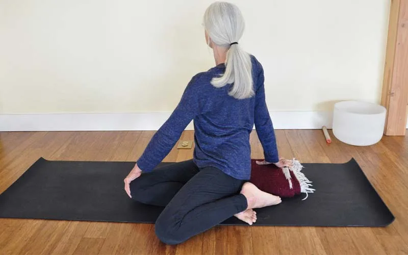 Một số nghiên cứu khoa học về lợi ích của tư thế Vặn xoắn trong yoga
