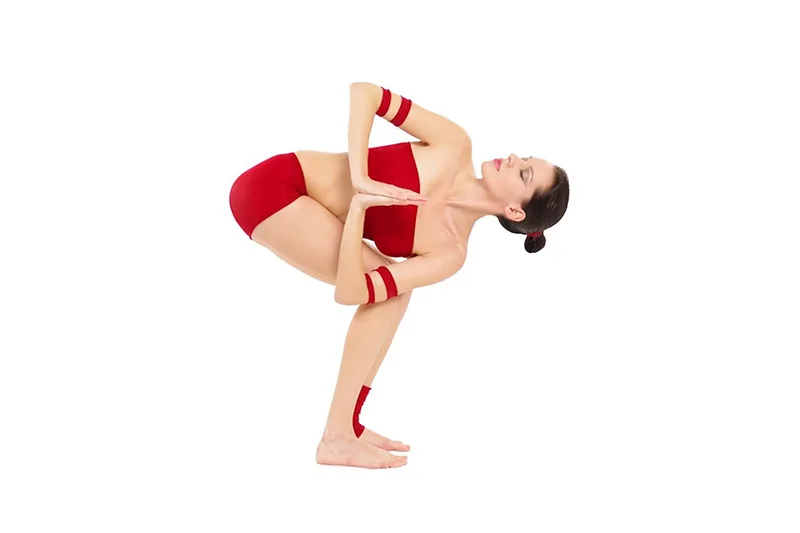 Tư thế Cái ghế vặn mình Parivrtta Utkatasana