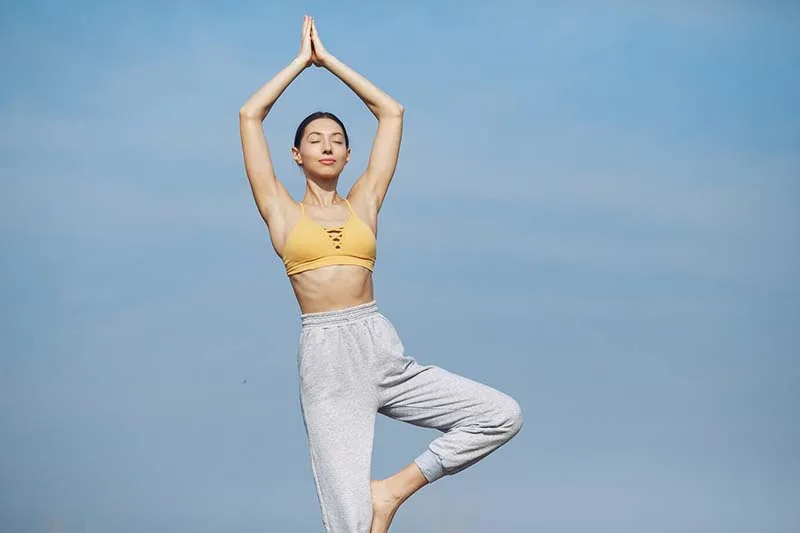 Phương pháp Tiếp cận Trị liệu của Yoga đối với thoái hóa khớp