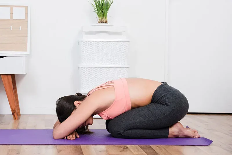 Thắp sáng và nuôi dưỡng ngọn lửa Yoga: Sự thực hành chuyên cần