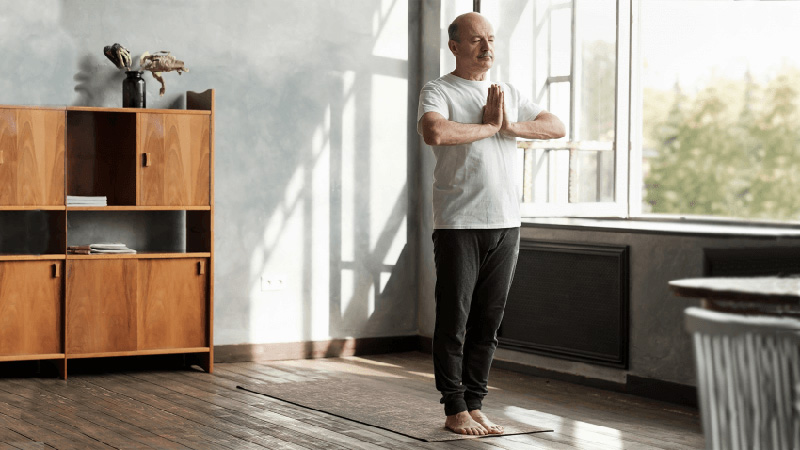 Yoga cho người cao tuổi, tư thế quả núi