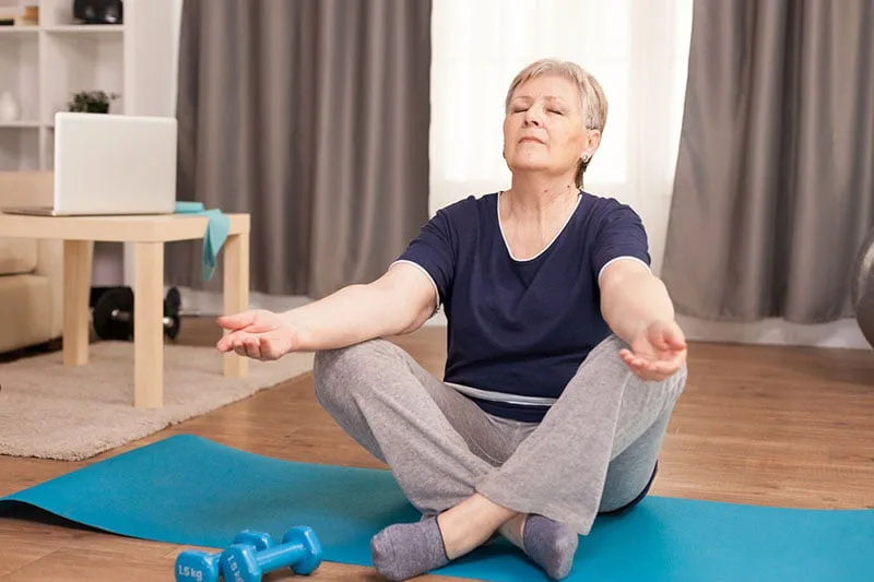 yoga trị liệu thoái hóa khớp gối