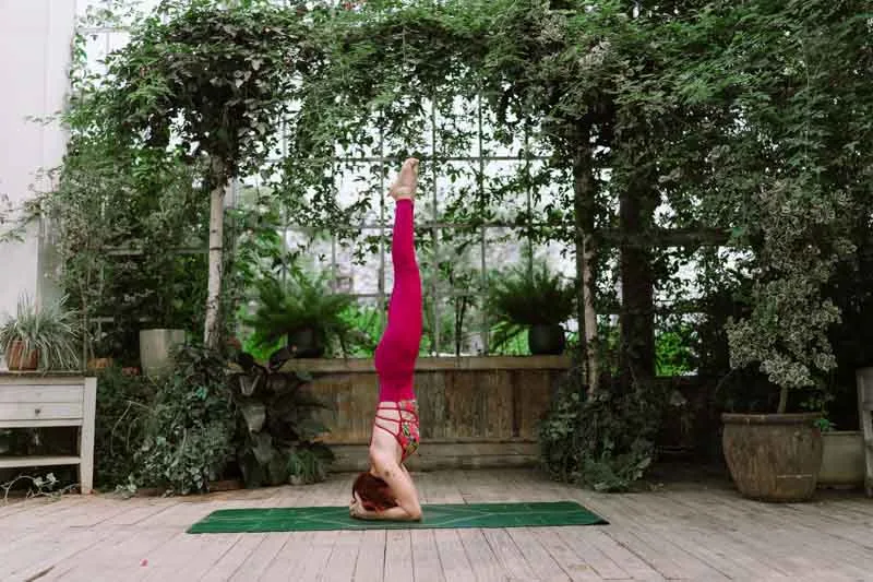 Hướng dẫn thực hiện tư thế Trồng chuối (Sirsasana) hoàn chỉnh