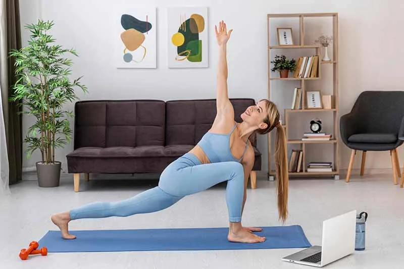 Học HLV Yoga online có giá trị không?