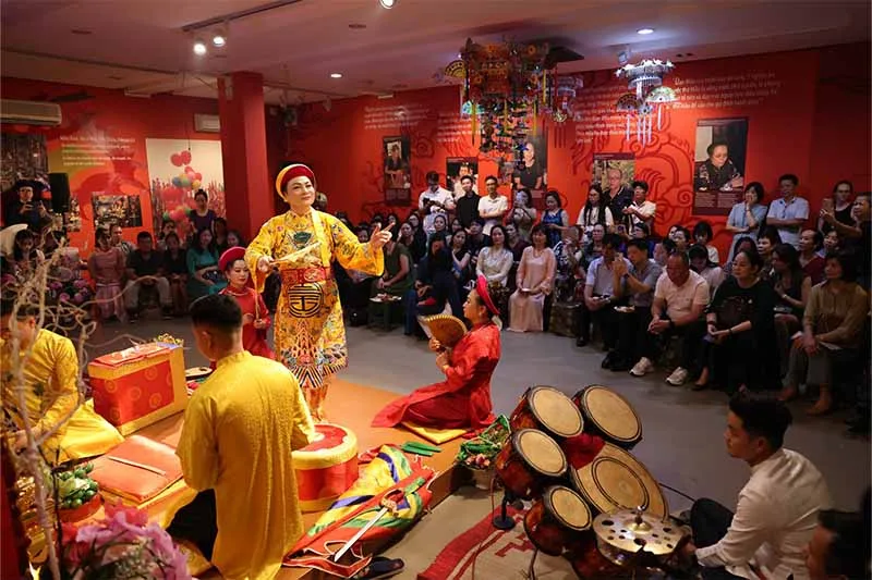 Liên hệ văn hóa Việt: Huyền thuật, Pháp sư và sự phân biệt với trí tuệ Giác ngộ