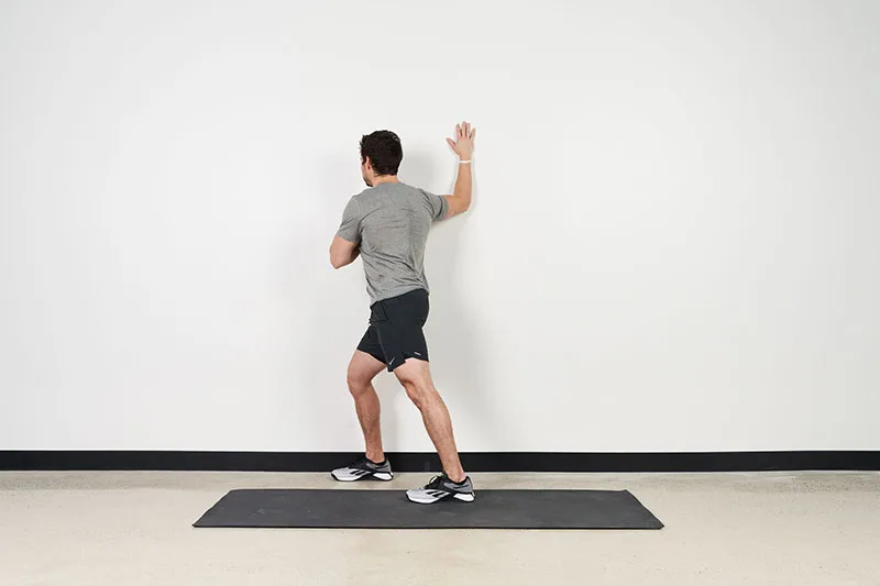 Mở ngực ở Khung cửa (Doorway Chest Stretch)