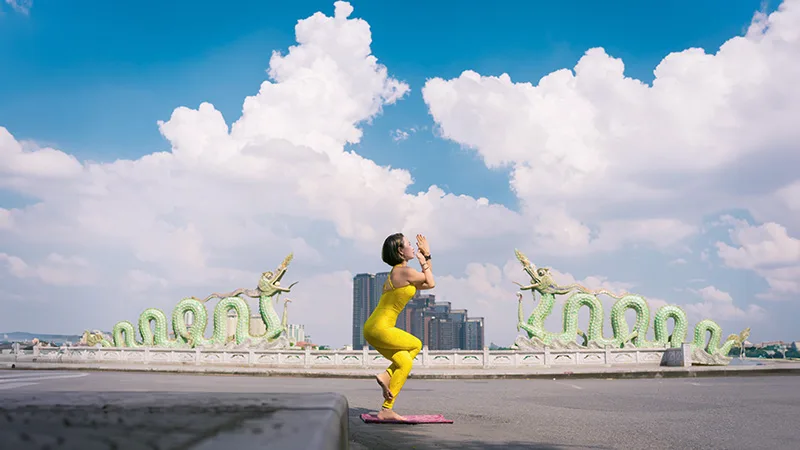 yoga tại hồ tây