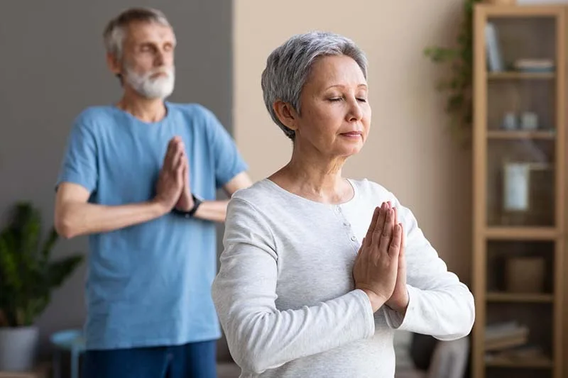 Bài tập Yoga cho người cao tuổi bị Alzheimer